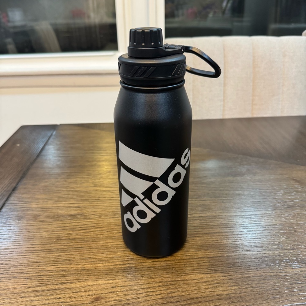 Adidas 1 Liter (32 oz) Metal Water Bottle, Black/Silver hot/cold insulated NEW